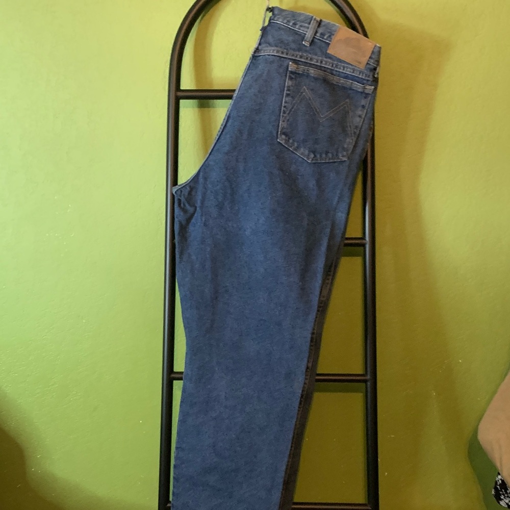 Men's Relaxed Dark Blue Denim Jeans - Classic Comfort